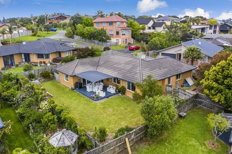 Photo of property in 58 Rivervale Grove, Stanmore Bay, Whangaparaoa, 0932