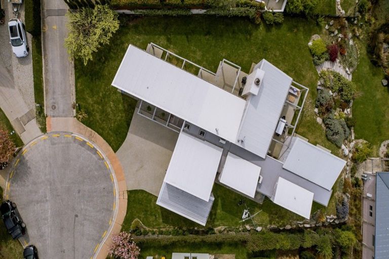 Photo of property in 14 Sunrise Bay Drive, Wanaka, 9305