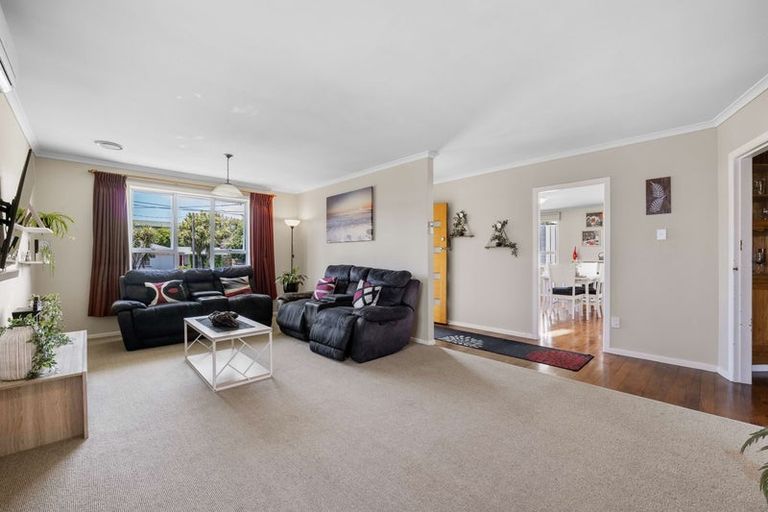 Photo of property in 74 Awanui Street, Merrilands, New Plymouth, 4312