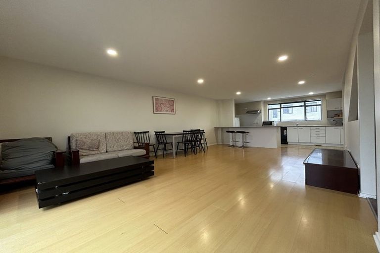 Photo of property in Lakeview Terrace, 24/14 Ambrico Place, New Lynn, Auckland, 0600