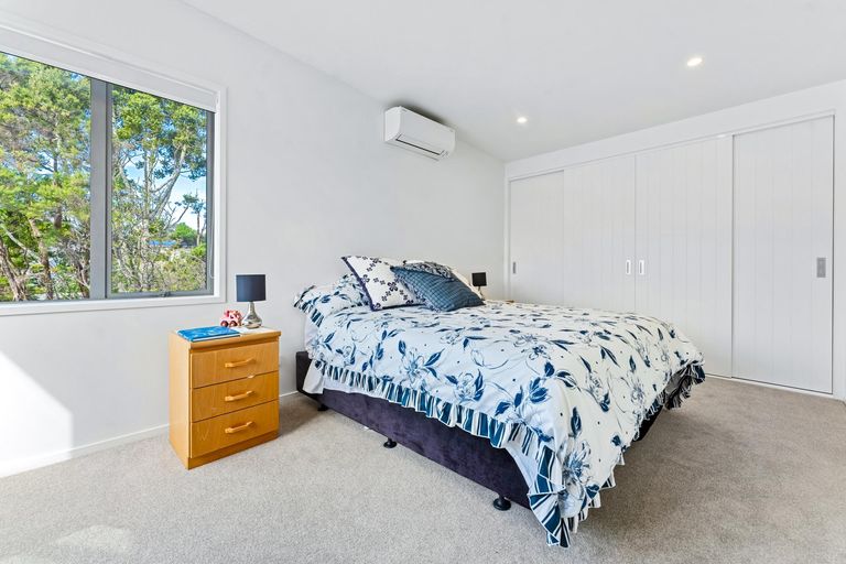 Photo of property in 6 Wendy Hood Way, Snells Beach, 0920