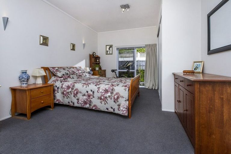 Photo of property in 4/30 Castor Bay Road, Castor Bay, Auckland, 0620