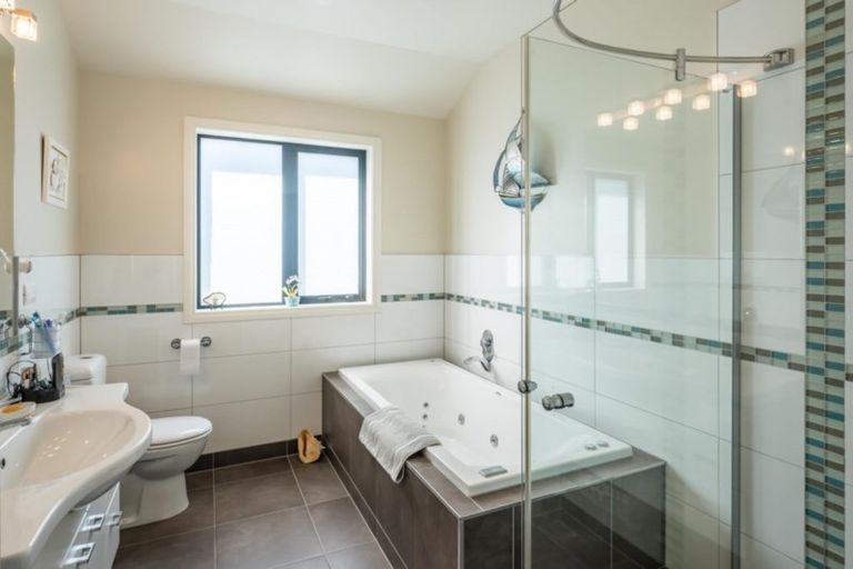 Photo of property in 57 Kotuku Drive, Paraparaumu Beach, Paraparaumu, 5032