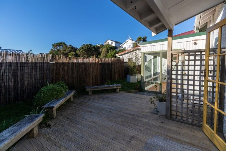 Photo of property in 12 Veronica Street, Brooklyn, Wellington, 6021