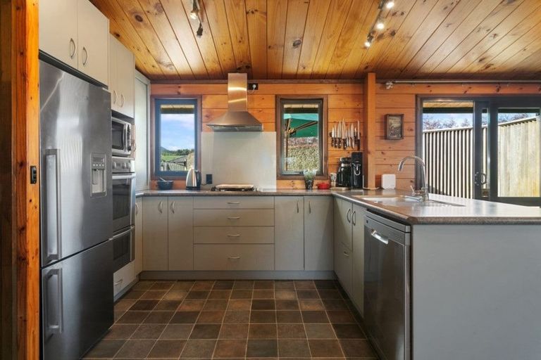 Photo of property in 16 Victoria Street, Richmond Heights, Taupo, 3330