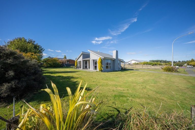 Photo of property in 25 Pop Andrew Drive, Te Anau, 9600
