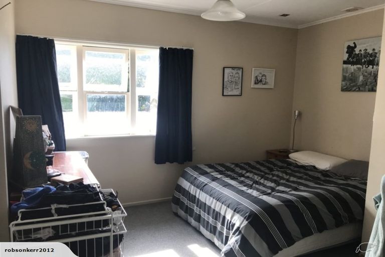 Photo of property in 2/20 Hutchinsons Road, Bucklands Beach, Auckland, 2014