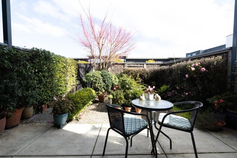 Photo of property in The Terraces, 31/9 Humber Street, Pandora, Napier, 4110