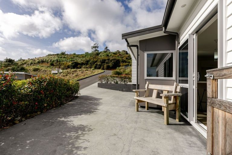 Photo of property in 17 Botany Lane, Whitby, Porirua, 5024