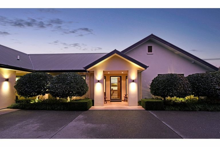 Photo of property in 22 Pohutukawa Crescent, Parklands, Christchurch, 8083