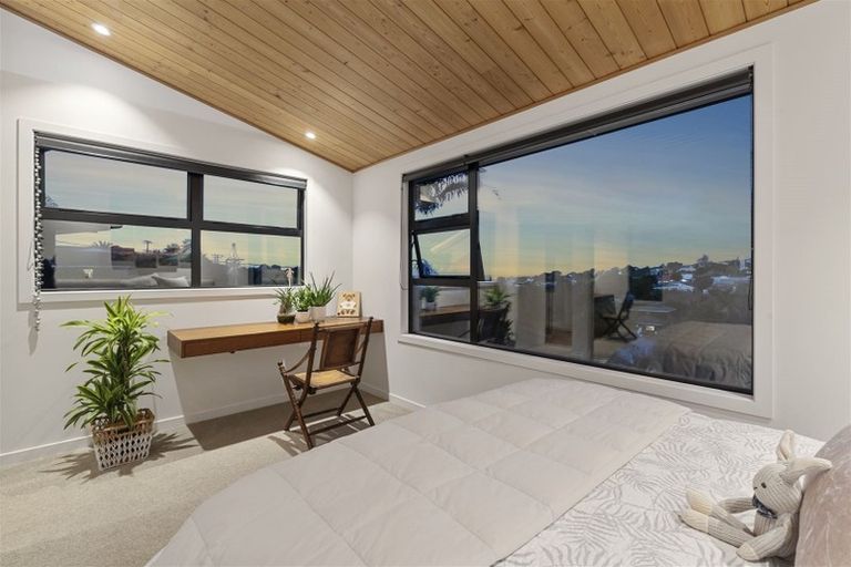 Photo of property in 34 Hebron Road, Waiake, Auckland, 0630