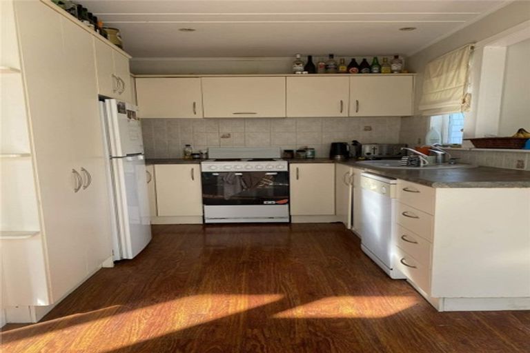 Photo of property in 76a Pleasant Road, Glen Eden, Auckland, 0602