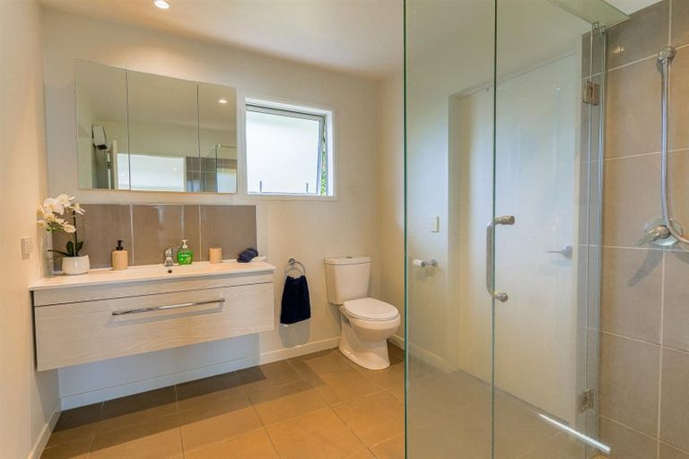 Photo of property in 19 The Brae, Mount Pleasant, Christchurch, 8081