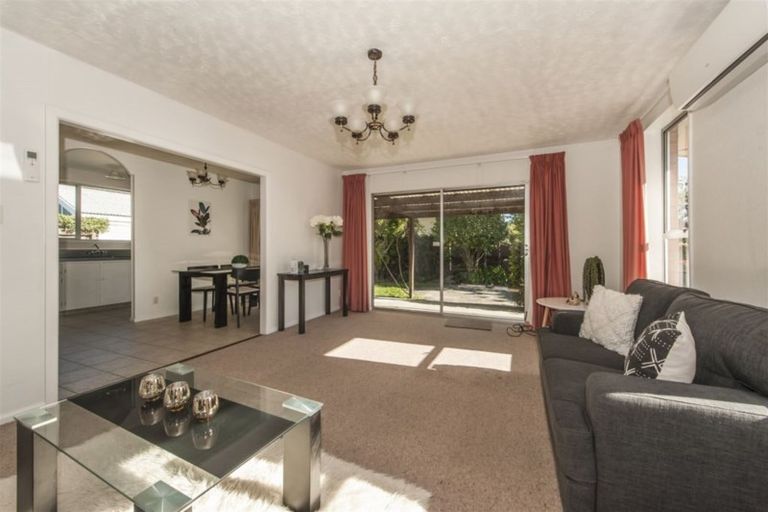 Photo of property in 2/3 Ansonby Street, Russley, Christchurch, 8042