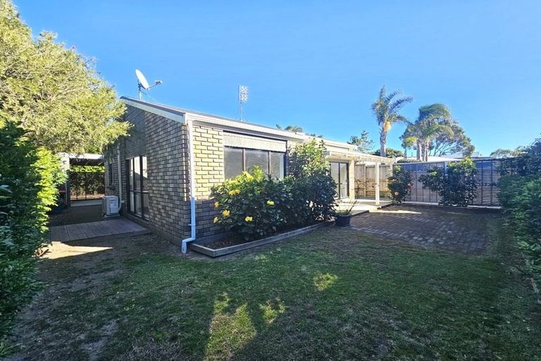 Photo of property in 996 Papamoa Beach Road, Papamoa Beach, Papamoa, 3118