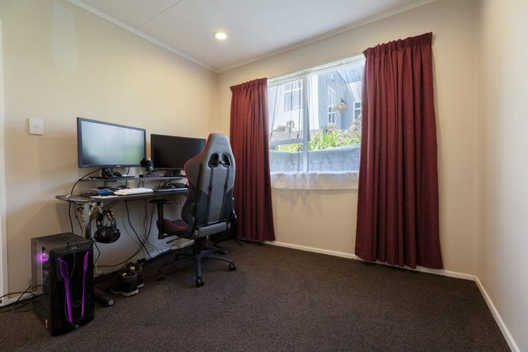 Photo of property in 12b Bell Street, Tawa, Wellington, 5028