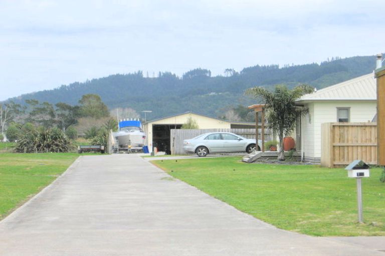 Photo of property in 10 Pipi Dune, Whitianga, 3510