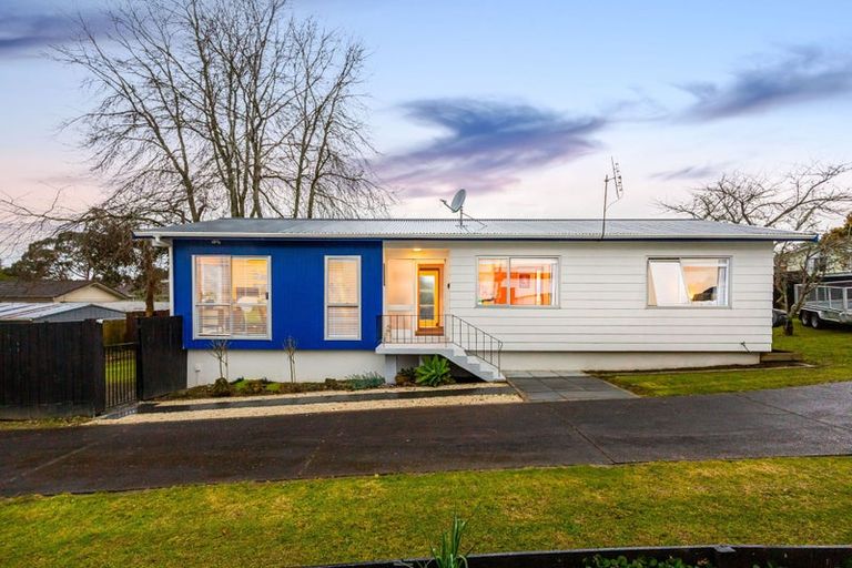 Photo of property in 16 Urlich Drive, Ranui, Auckland, 0612