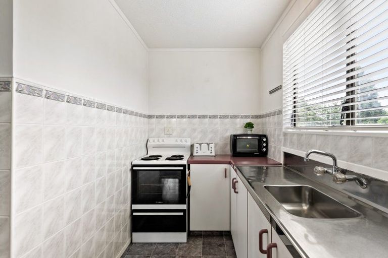 Photo of property in 2/8 Murray Street, Wallaceville, Upper Hutt, 5018