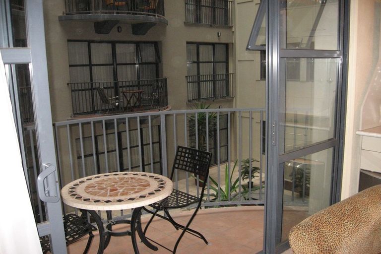 Photo of property in Atrium Apartments, 2h/154 The Terrace, Wellington Central, Wellington, 6011