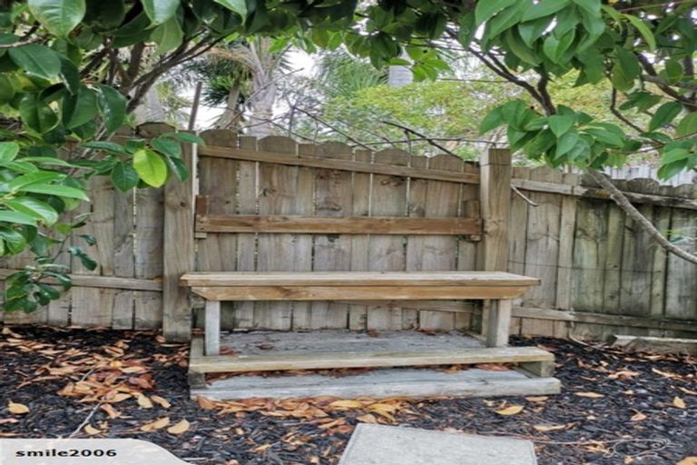 Photo of property in 6 Jelas Road, Red Beach, 0932