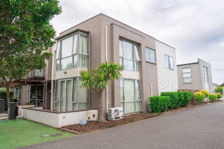 Photo of property in 3 Hakawai Avenue, Takanini, 2112