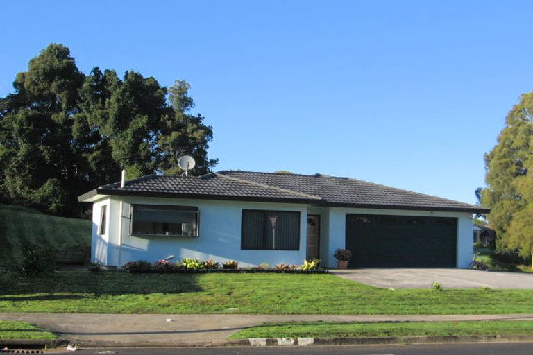 Photo of property in 54 De Havilland Drive, Goodwood Heights, Auckland, 2105