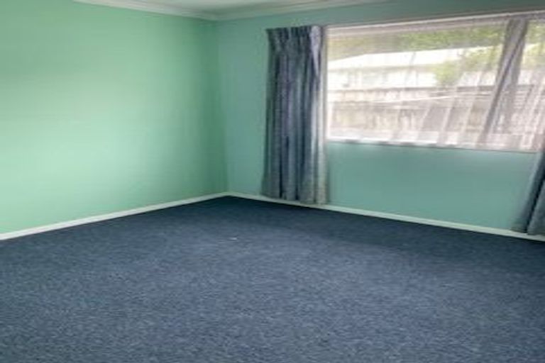 Photo of property in 1/7 Norana Road, Maoribank, Upper Hutt, 5018
