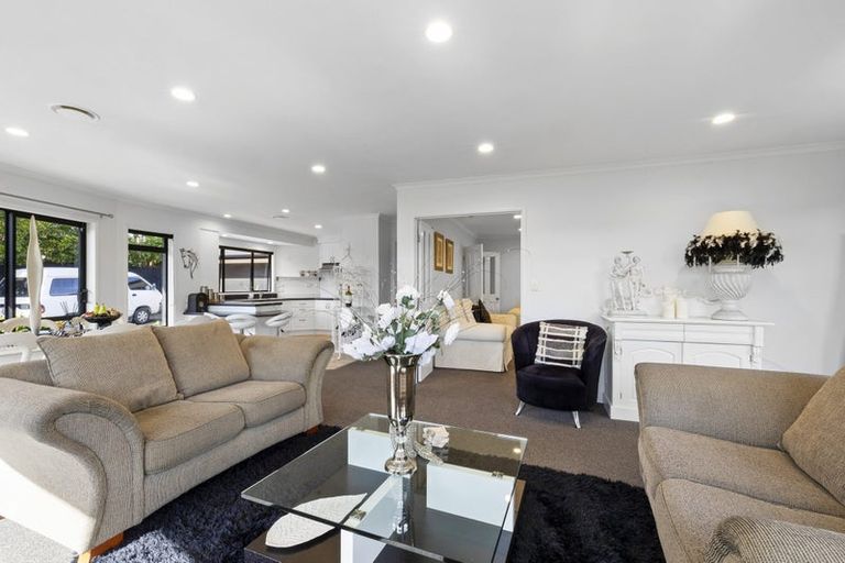 Photo of property in 10a Long Place, Frankleigh Park, New Plymouth, 4310