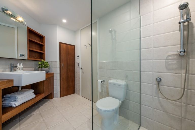 Photo of property in 3a Kowhai Road, Mairangi Bay, Auckland, 0630