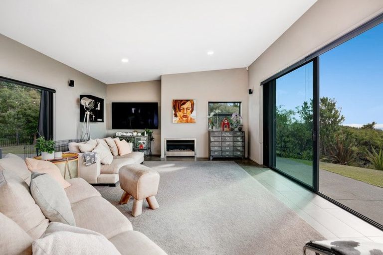 Photo of property in 102 West Road, Kaukapakapa, 0873