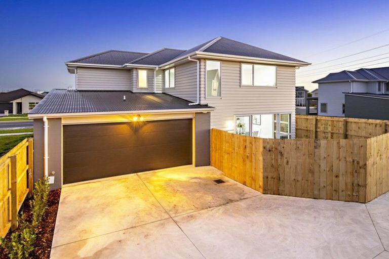 Photo of property in 16 Kauri Heart Avenue, Takanini, 2112