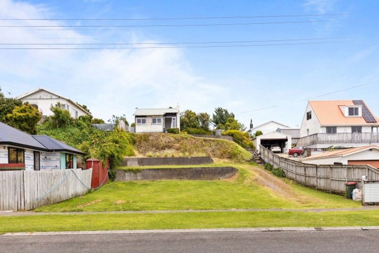 Photo of property in 69 Grey Street, Waitara, 4320