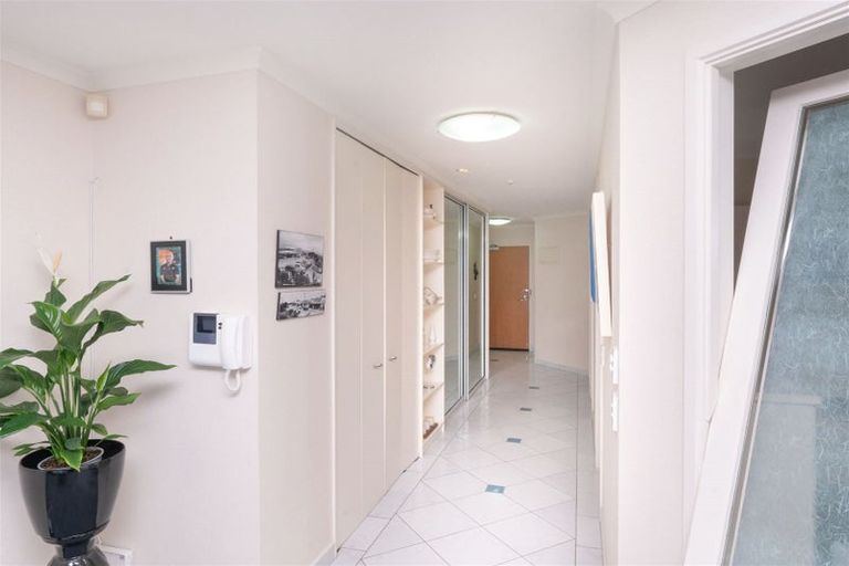 Photo of property in Ocean Apartments, 44-46 Marine Parade, Paraparaumu Beach, Paraparaumu, 5032