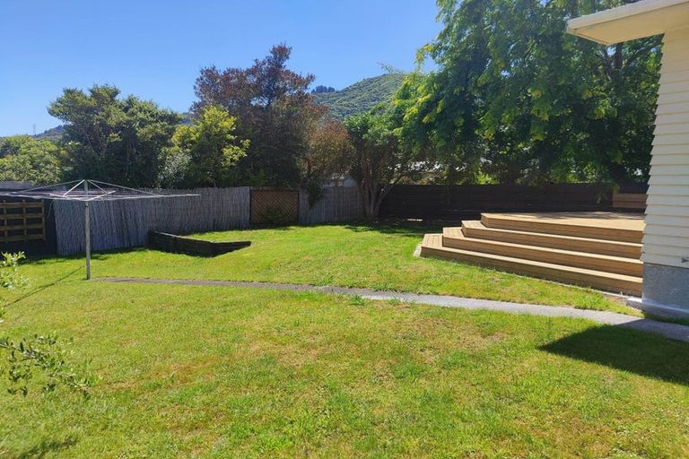 Photo of property in 3 Tacoma Drive, Totara Park, Upper Hutt, 5018