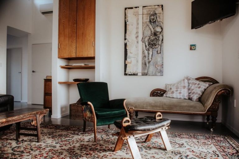 Photo of property in 24 Roslyn Road, Bluff Hill, Napier, 4110