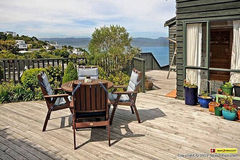 Photo of property in 19 Waru Street, Khandallah, Wellington, 6035