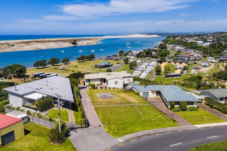 Photo of property in 11 Wintle Street, Mangawhai Heads, Mangawhai, 0505