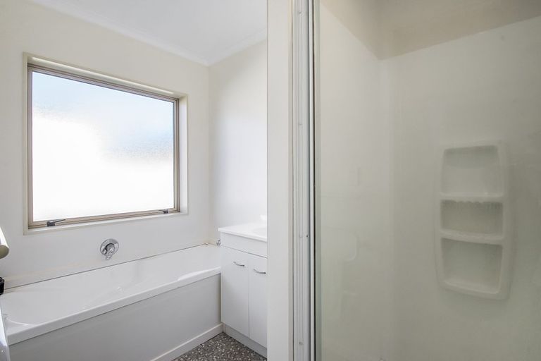 Photo of property in 21 Matuku Place, Paraparaumu Beach, Paraparaumu, 5032