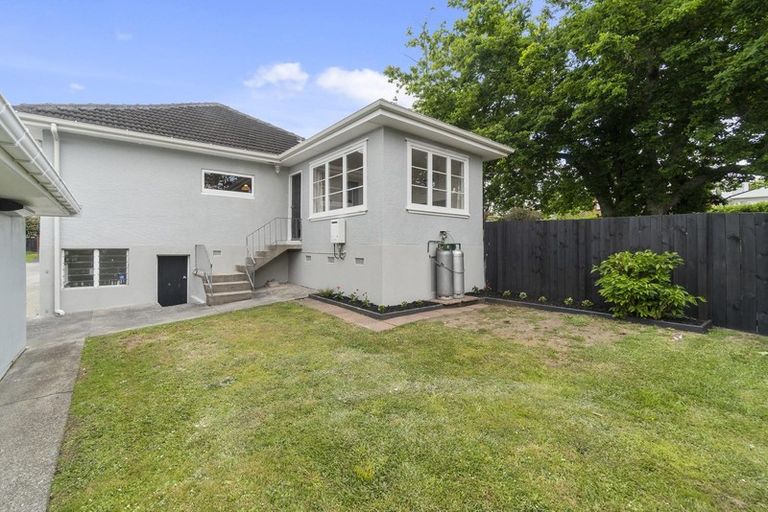 Photo of property in 1/38 Eastglen Road, Glen Eden, Auckland, 0602