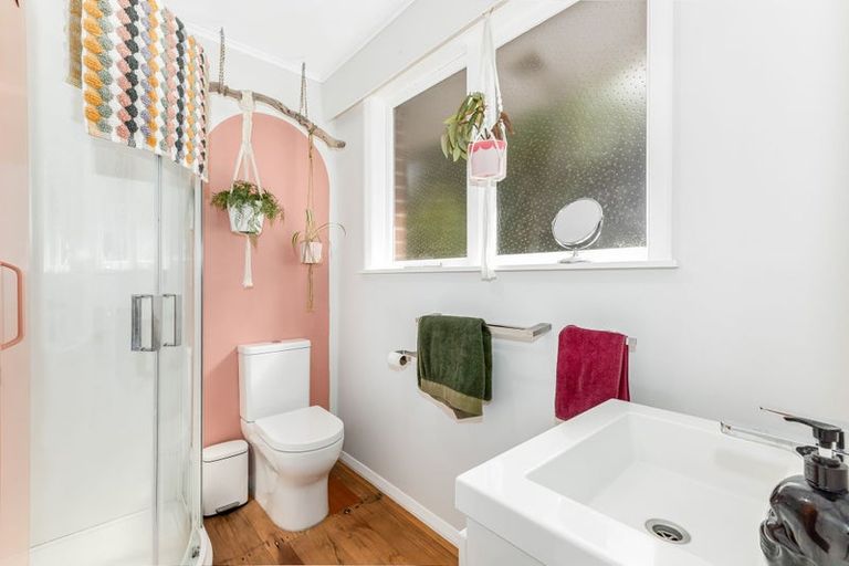 Photo of property in 2/159 Muritai Road, Eastbourne, Lower Hutt, 5013