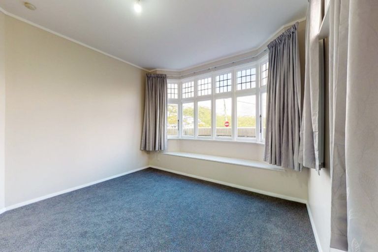 Photo of property in 4a Tarawera Road, Johnsonville, Wellington, 6037