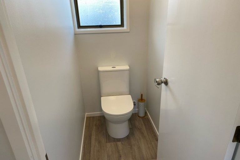 Photo of property in 1/10 Imogene Way, Half Moon Bay, Auckland, 2012