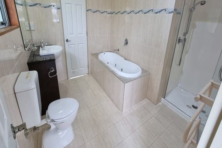 Photo of property in 34c Kewa Road, Albany Heights, Auckland, 0632