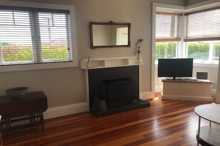 Photo of property in 13 Waterview Road, Favona, Auckland, 2024