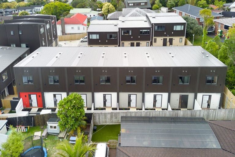 Photo of property in 9/52 Newington Road, Henderson, Auckland, 0612