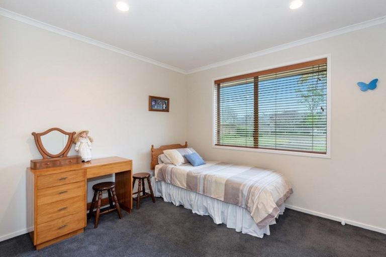 Photo of property in 8 Nielsen Gardens, Rototuna, Hamilton, 3210