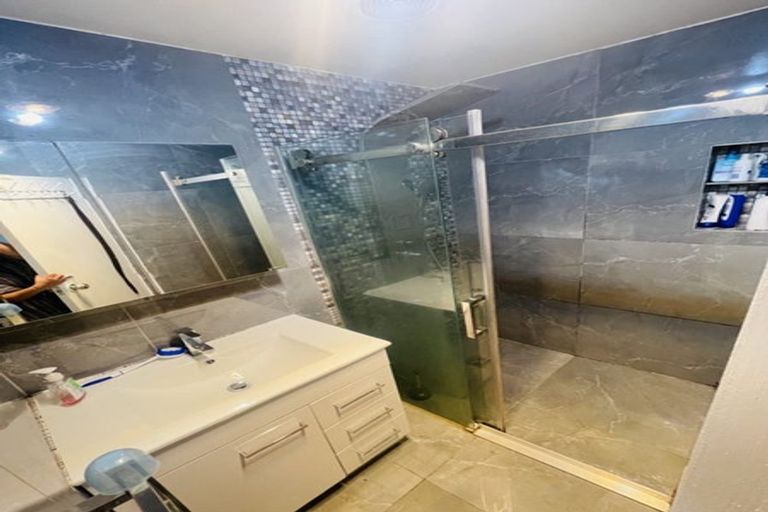 Photo of property in 50 St Leonards Road, Kelston, Auckland, 0602