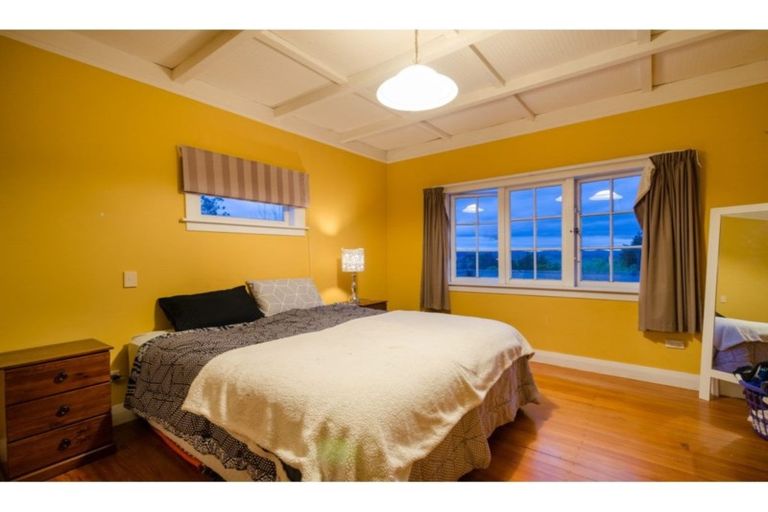 Photo of property in 203 Mangakura Road, Helensville, 0875