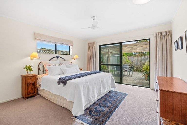 Photo of property in 36 Cranbrook Grove, Waikanae, 5036